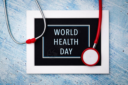 世界卫生日保健和医疗概念红色听诊器图片