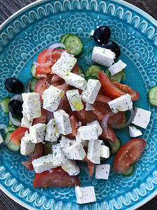 希腊沙拉配奶酪和橄榄景观背景图片