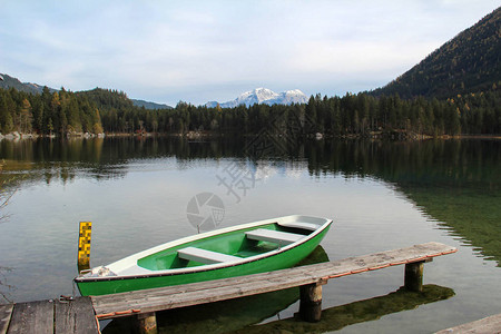 巴伐利亚阿尔卑斯山脉湖Hinter图片