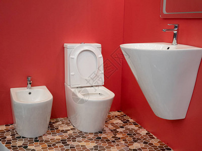 室内设计包括白色洗浴盆马桶拖管图片