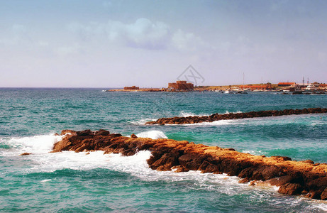 西班牙拉克鲁斯港的海港夏日景色图片