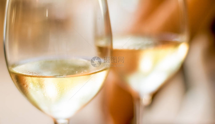 Winery美食和庆祝理念巴黎一家餐馆的法国白葡萄图片
