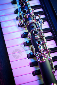 Clarinet和电动钢琴键盘音图片