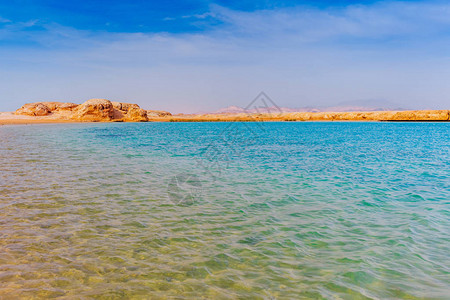 Mohammed公园的红海岸沿背景图片