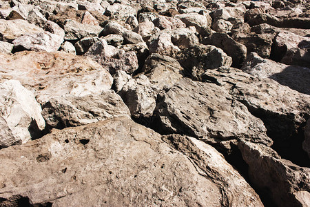 石头山地岩石的布丁男图片