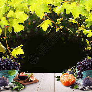 有机食品背景与水果绿葡萄图片