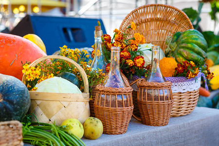有机水果和蔬菜食品背景农夫蔬菜市场秋季自然概念图片