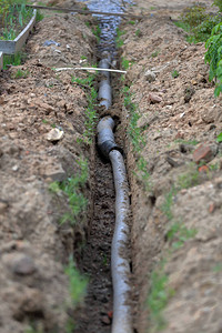 开挖地沟输水管道钢管图片