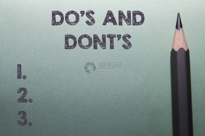 写笔记显示DoSIs和DontIs就某些活动向规则或习俗提供建议的商业概念关闭前视图铅笔躺在图片
