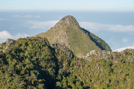在泰国清迈省清道公园举行的金字塔山峰高图片