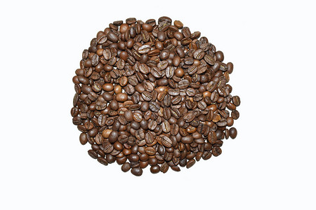 在白色背景咖啡芳香食物和饮料隔绝的烤咖啡豆顶视图平面纹理关闭背景图片