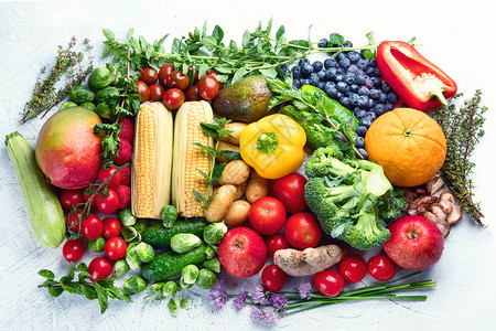新鲜水果和蔬菜的组合脱毒素图片