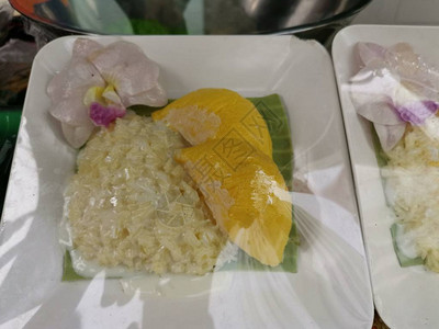 美味的泰国芒果或榴莲糯米图片