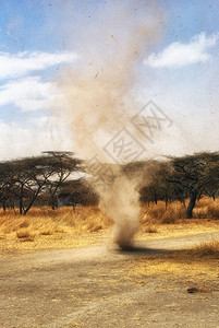 在埃塞俄比亚高地吹起灰尘沙子背景图片