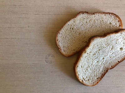 白面包两块图片