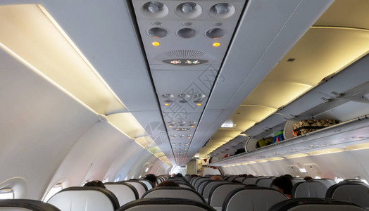 乘飞机旅行的乘客旅行概念屋顶和图片