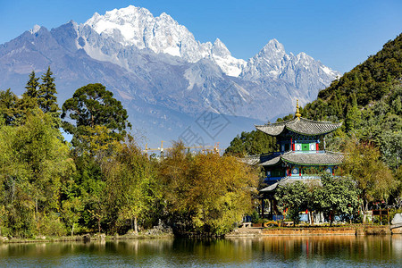 利江老城附近最受欢迎的自然风景地点背景图片