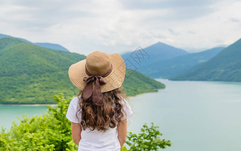格鲁吉亚第比利斯大水库泥豆湖有选高清图片