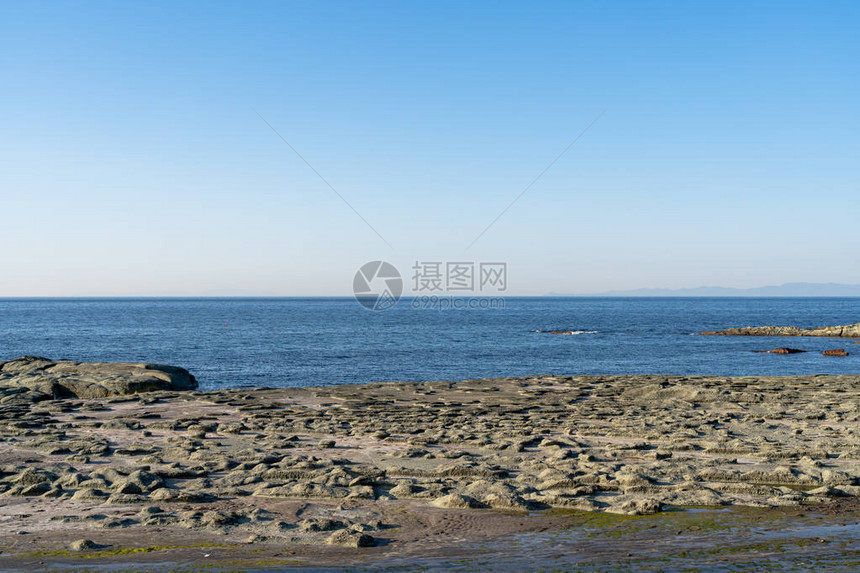 千叠敷岩石海边图片