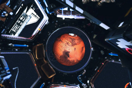 从空间站看航天飞机和太阳系火星行外太空美航空天局提供的这图片