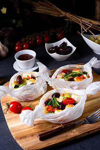 西葫芦西红柿和羊奶酪丁烤小饺子图片
