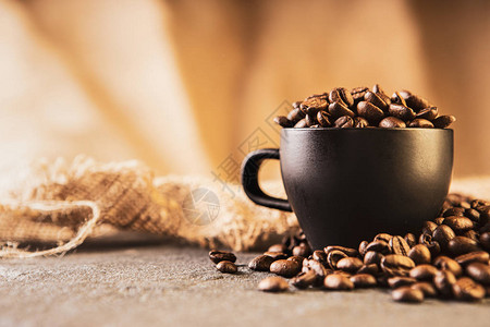咖啡豆装满咖啡豆的咖啡图片