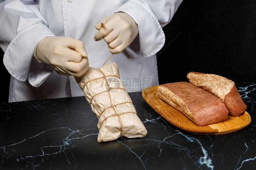 包装盐肉用于制造牛肉干的概念a图片