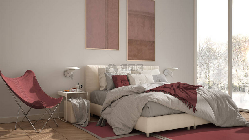 现代红色简约卧室带枕头和毯子的床镶木地板床头柜和地毯带树木和雪的冬季全景的全景窗图片