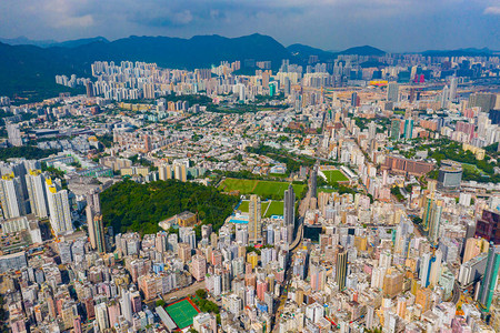 香港市中心的空中俯视图亚洲智慧城市的金融区和商业中心摩天大楼和高层现图片