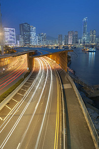 香港市区夜间交通图片