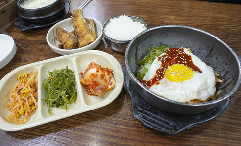 韩国首尔咖啡馆的B图片