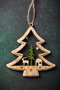 与木制圣诞树和装饰的节日背景复制空间寒假贺卡图片