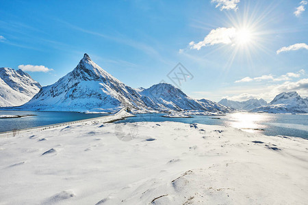 挪威罗弗敦斯冬季景观图片
