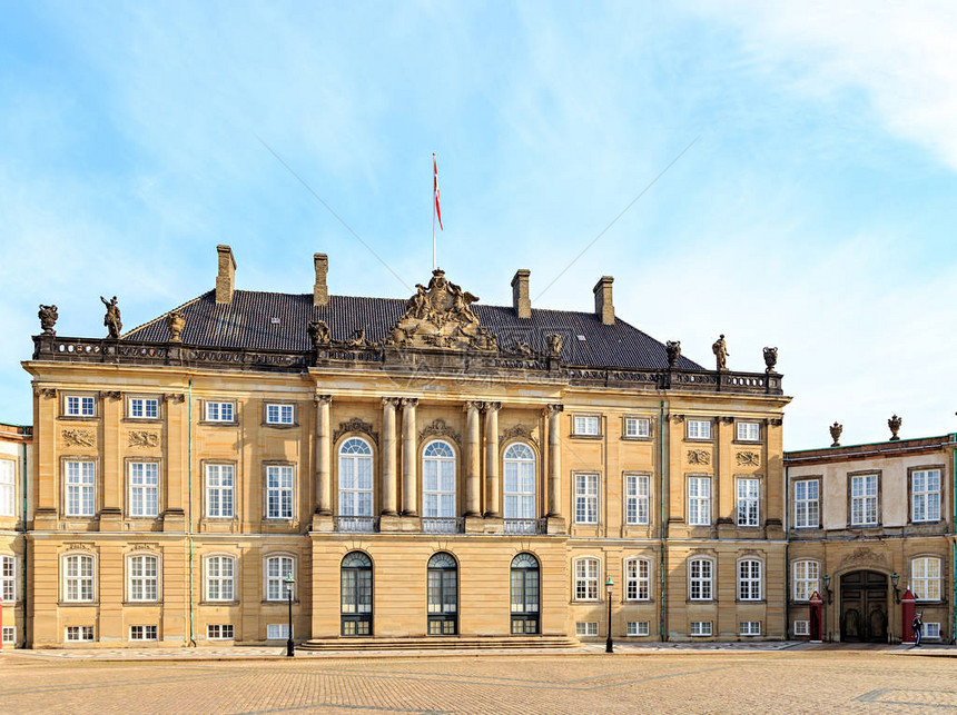 阿美琳堡皇宫是哥本哈根洛可风格的建筑群图片