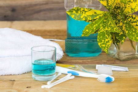 牙刷牙膏口腔漱口水保健用毛巾布保健生活方式女身体皮肤安排图片