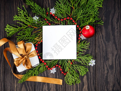 圣诞框架背景与圣诞树和圣诞装饰品图片