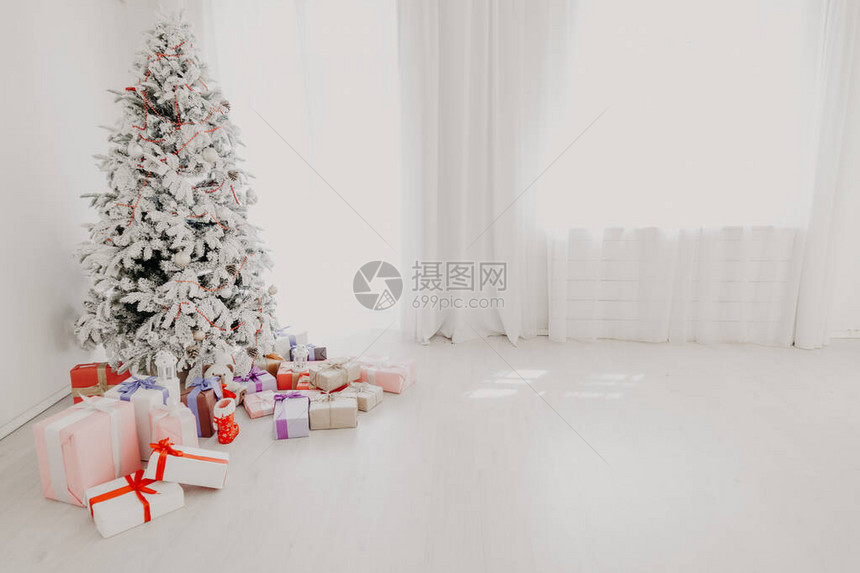 装饰白色圣诞树圣诞图片