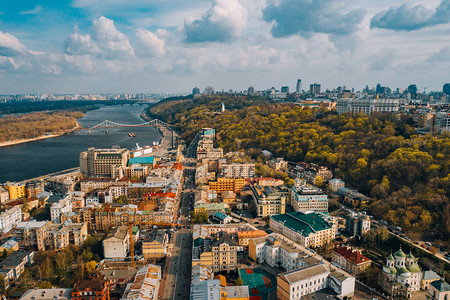 河流站Dnieper河堤图片