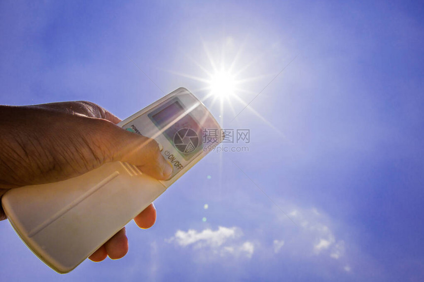 炎夏日开空调晒太阳图片