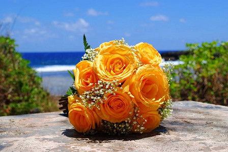 婚礼彩束黄色玫瑰花海图片