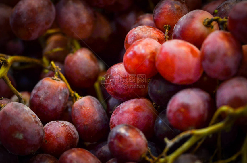新鲜水果在西班牙市场闭市图片