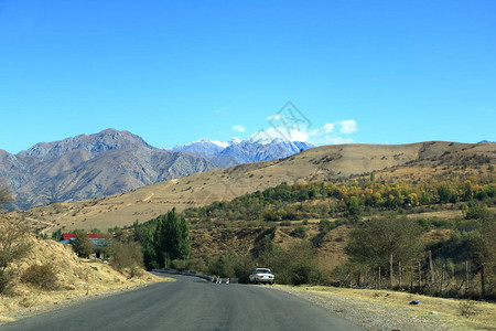 乌兹别克斯坦Chimgan附近天山脉风景图示Tian背景图片