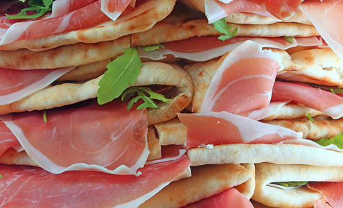 三明治叫Spianata或Piadina意大利语图片