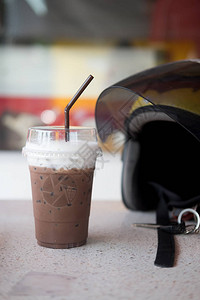 咖啡摩卡咖啡加面盔杯外图片