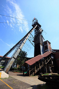 煤矿建筑工地的厂房和设备图片