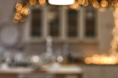 室内厨房内装饰圣诞庆祝活动的厨房图片