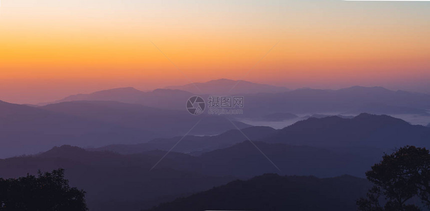 山上的日出早晨的自然图片