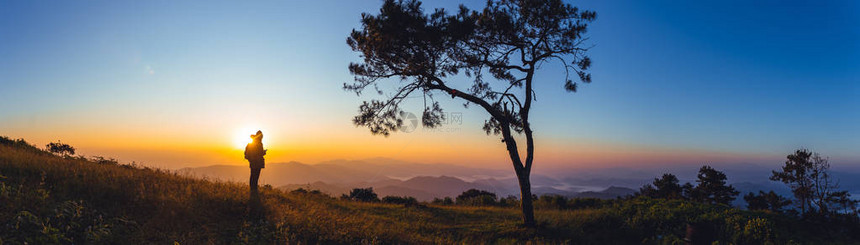 山上的日出早晨的自然图片