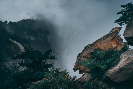 Shaanxi省Xian西山华西峰的令人惊图片