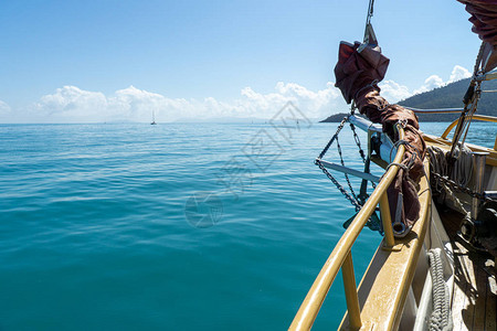 从一艘帆船出发你可以看澳洲美丽图片